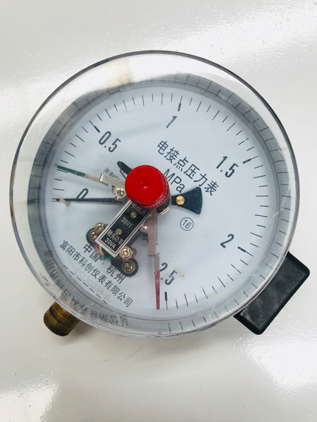 电接点压力表